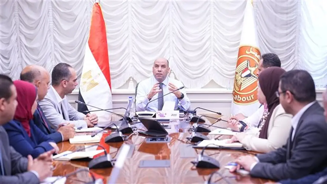 وزير العمل يتابع الاستعدادات النهائية لإطلاق منصة العمل الرقمية