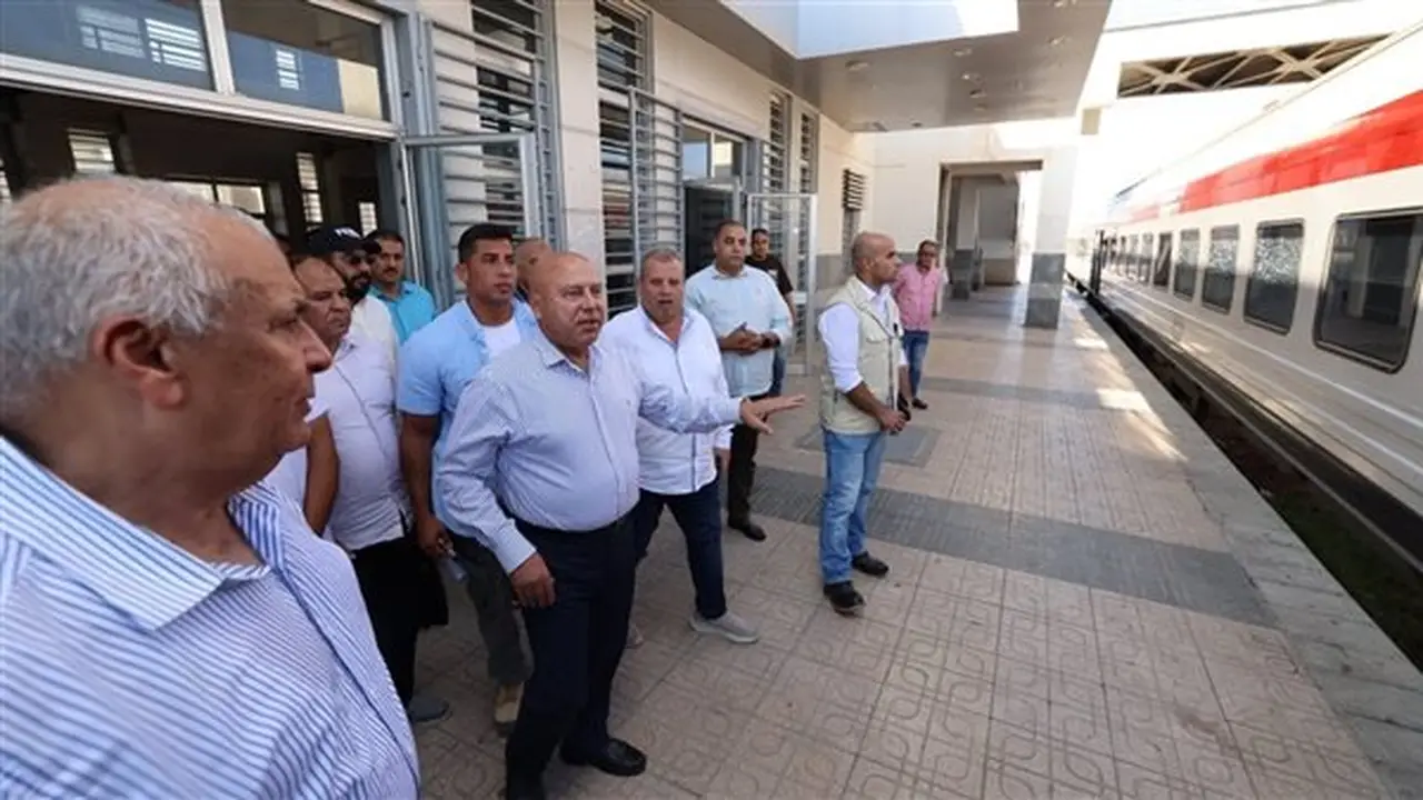 وزير النقل يتفقد محطة سكة الحديد ومحطة أتوبيسات غرب ووسط الدلتا في مطروح