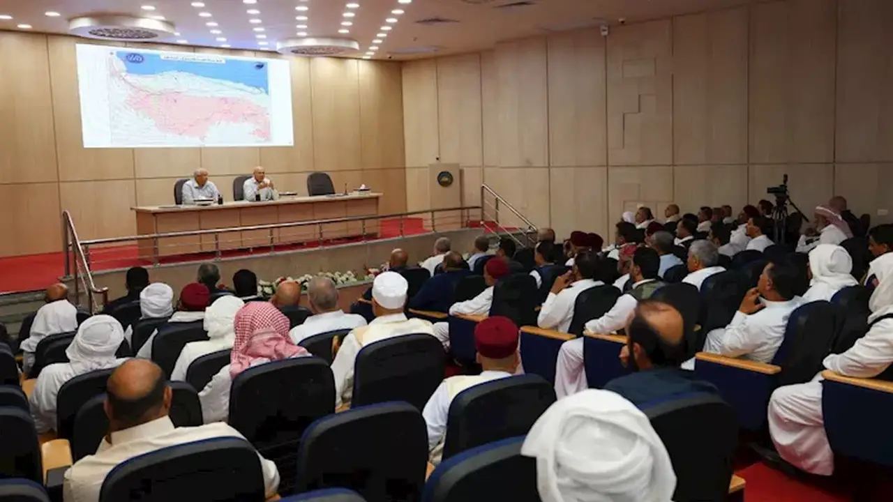 وزير النقل يعلن عن خطط لتوسيع خدمات النقل في مطروح من خلال أتوبيسات حديثة وتطوير السكك الحديدية