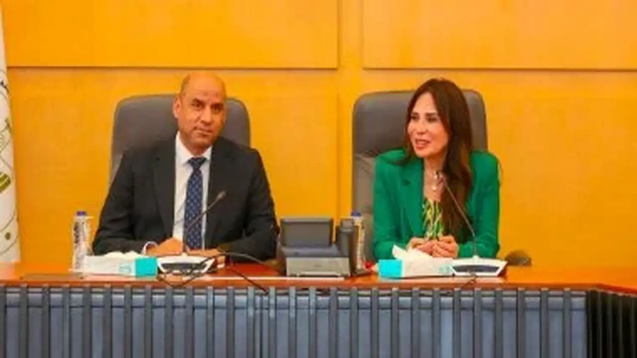 وزيرا الإسكان والعمل يبحثان سبل تعزيز التعاون لتأهيل العمالة الفنية