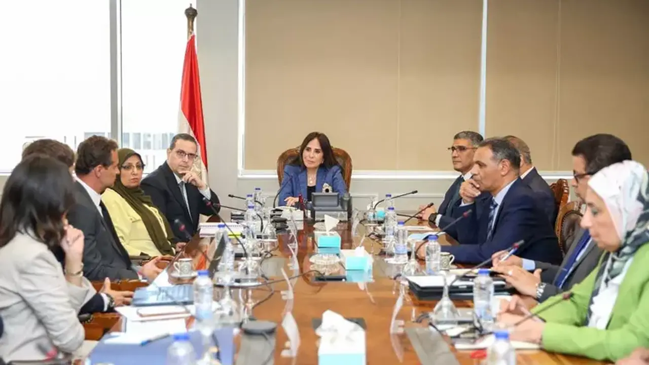 وزيرة الإسكان تبحث فرص استثمارية جديدة مع شركة مصر إيطاليا في المدن الجديدة