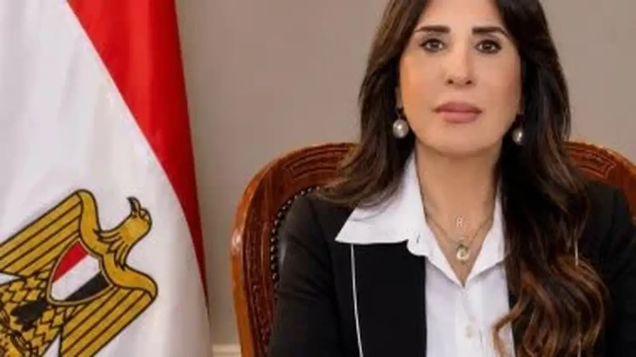 وزيرة الإسكان تتابع تنفيذ مشروعات مياه الشرب والصرف الصحي في المحافظات