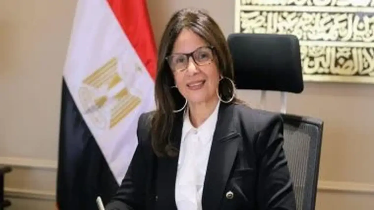 استقالة وزيرة الثقافة جيهان زكي احترامًا لأحكام القضاء المصري