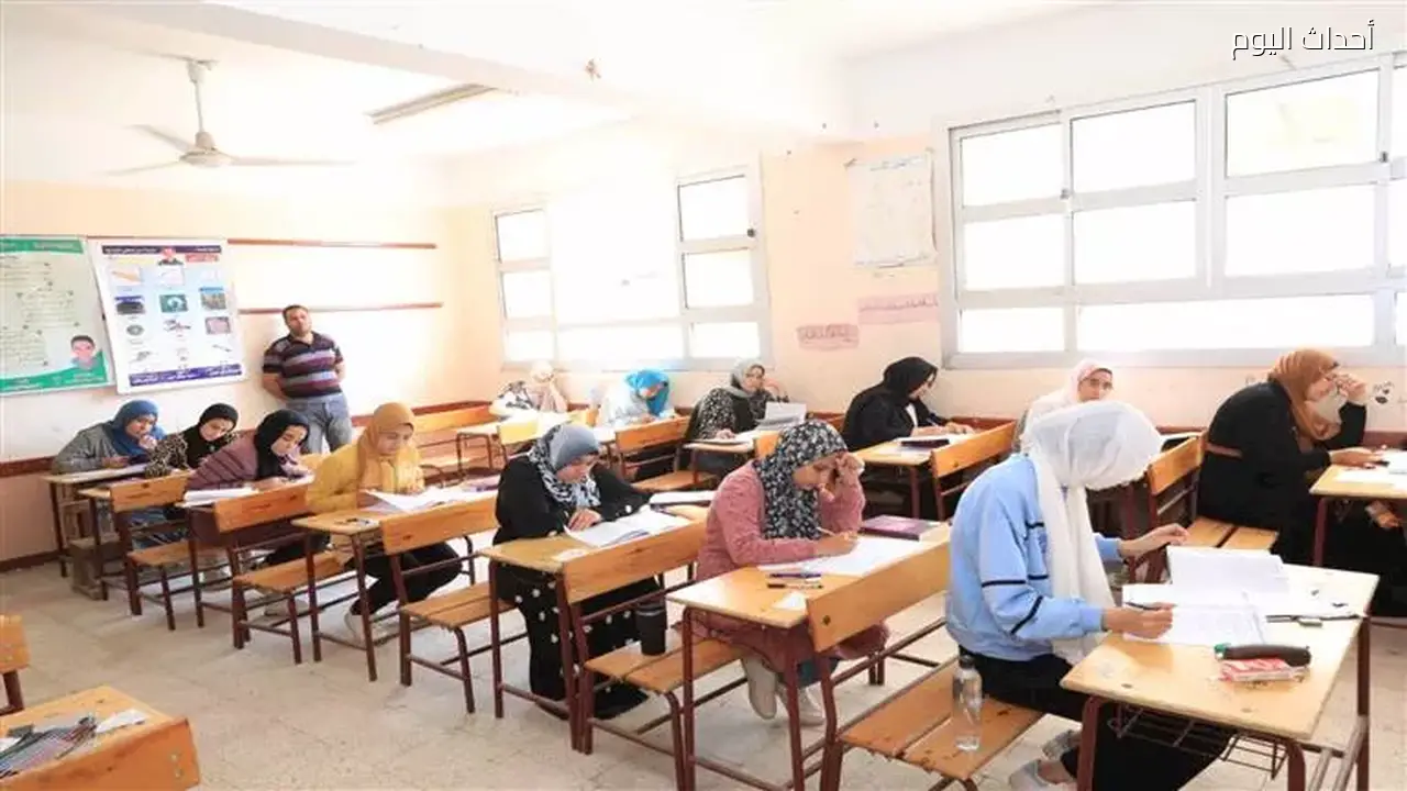 وعكة صحية لطالبة وحادث دراجة نارية لطالب خلال امتحان الكيمياء بالقليوبية