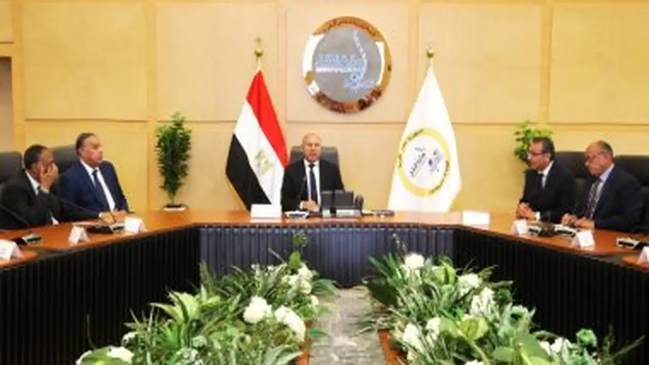 وزارة النقل تطلق فيديو جراف يبرز أهمية الطرق ووسائل النقل كعوامل تنموية حيوية