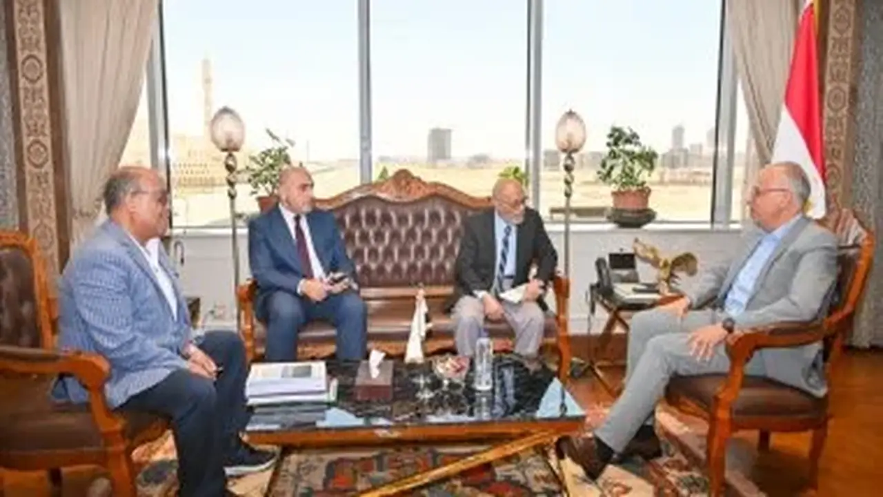وزير الري يتابع آليات رصد المنشآت المائية ويشدد على أهمية توثيق الخبرات المتراكمة