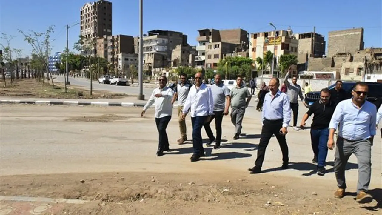 محافظ أسيوط يزور ميدان القناطر بالوليدية لمتابعة أعمال التطوير