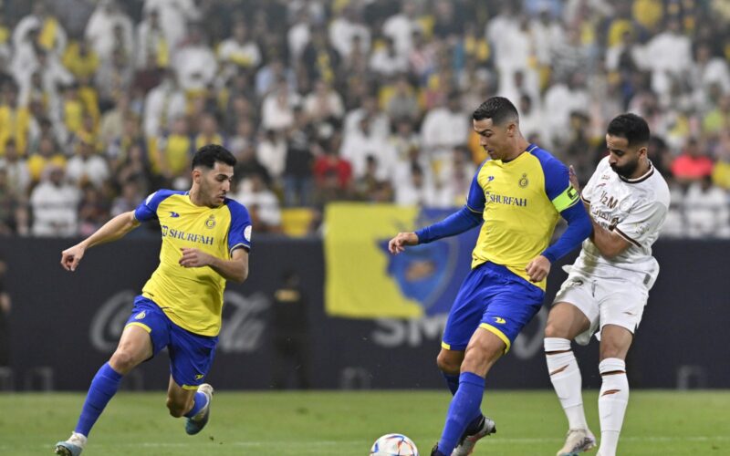 ما هي القنوات الناقلة لمباراة النصر والقادسية في بطولة دوري روشن السعودي وما هو موعد المباراة؟