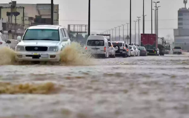 احذر من الضباب والأمطار الرعدية: حالة الطقس اليوم في السعودية ونصائح المركز الوطني للأرصاد بالمملكة