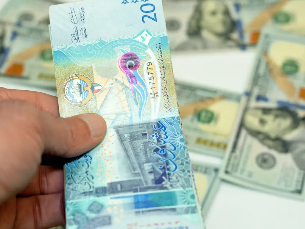 سعر الدينار الكويتي في السوق السوداء