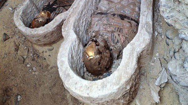 اكتشاف أثري جديد في المنيا يتضمن مومياوات وأشعار هوميروس