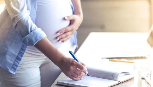 ضوابط صرف تعويض الأجر للمرأة العاملة أثناء إجازة الوضع