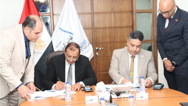 توقيع عقد بين موانئ البحر الأحمر وقناة السويس لتوطين صناعة الوحدات البحرية