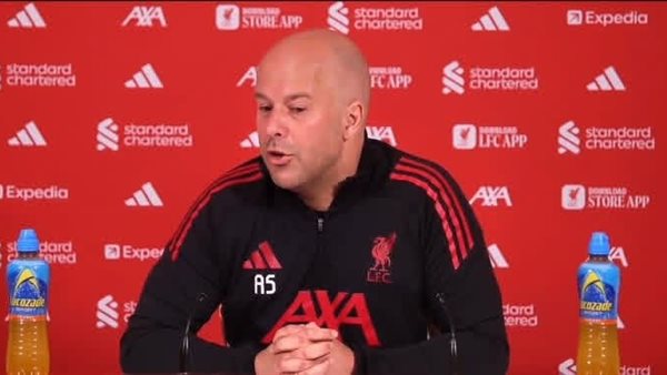 سلوت: صلاح لاعب لا يُعوَّض في ليفربول