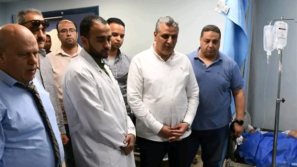 محافظ أسوان يتابع حالة مصابي حريق محطة الوقود