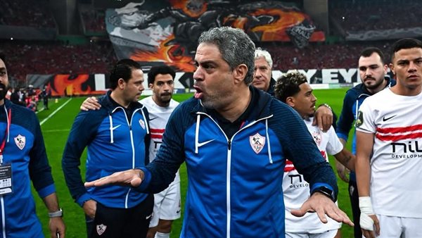 معتمد جمال يشجع لاعبي الزمالك قبل مواجهة بلوزداد ويحثهم على الفوز