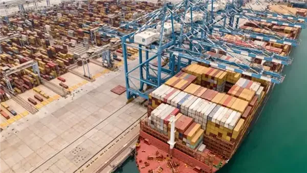 موانئ أبوظبي تستأجر مستودعات نفطية في مصر