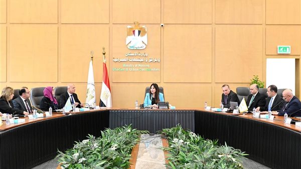 وزيرة الإسكان تتابع مشروعات حياة كريمة وتؤكد الالتزام بالجداول الزمنية